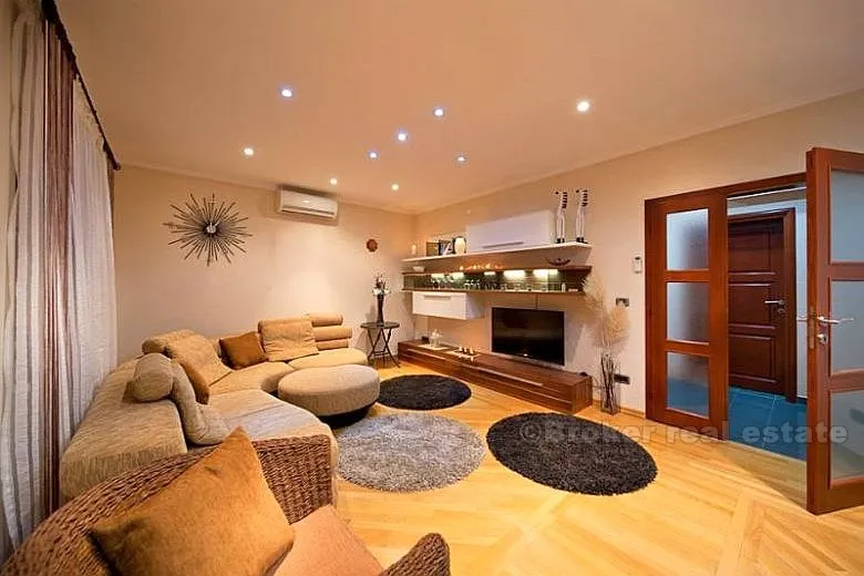 kuća / vila okružena mediteranskim vrtom, za najam - slika 14