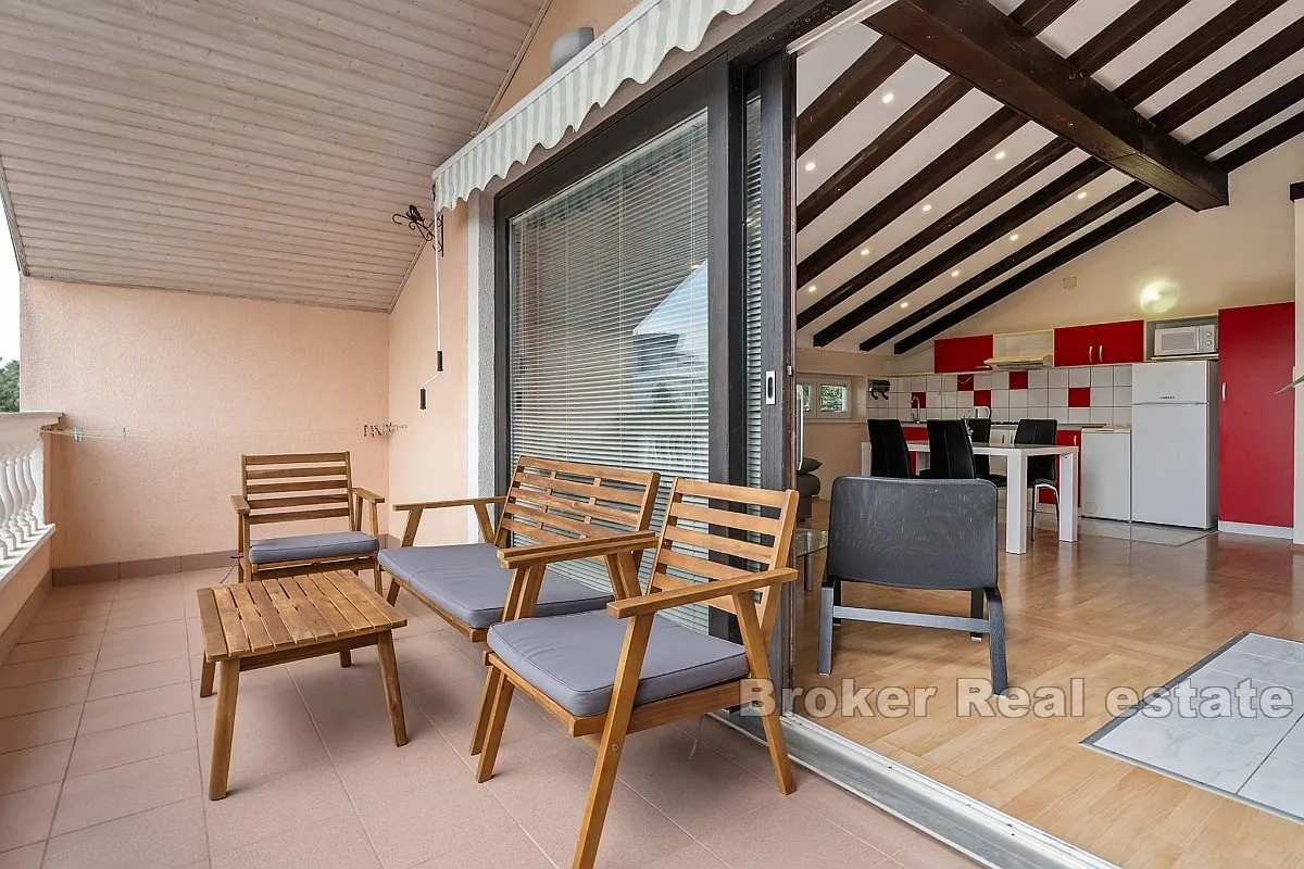 apartmanska kuća s restoranom - slika 6