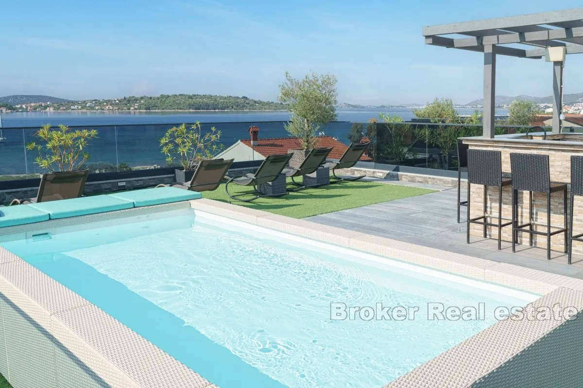 penthouse s pogledom na more - slika 3