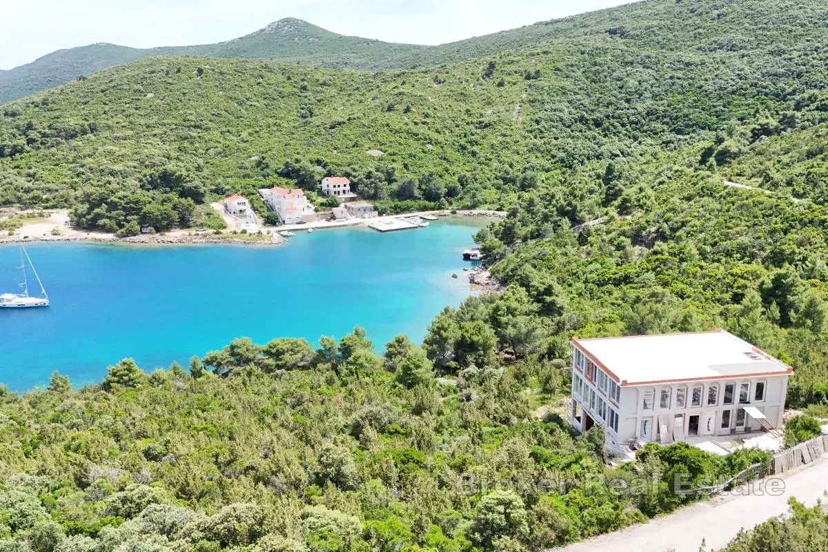 nedovršena samostojeća kuća na osami - slika 6
