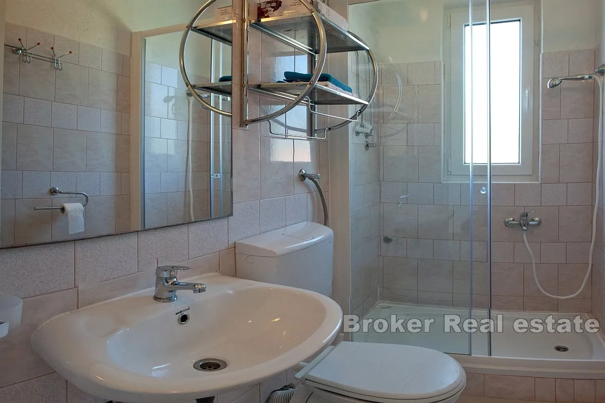 apartmanska kuća drugi red od mora s otvorenim pogledom na more - slika 9