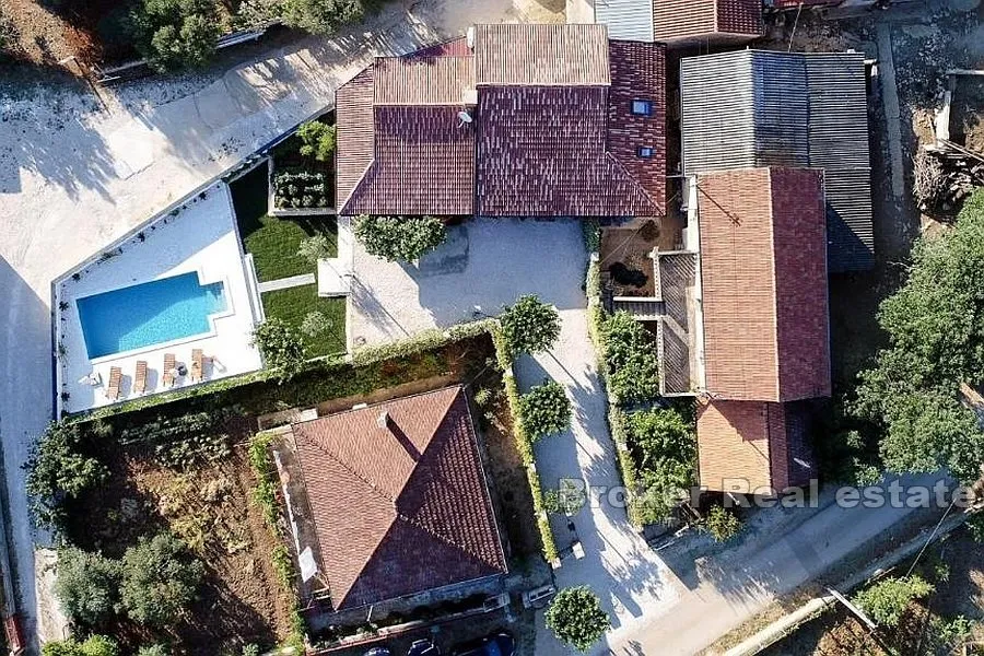 kamena kuća s bazenom u okolici zadra - slika 11