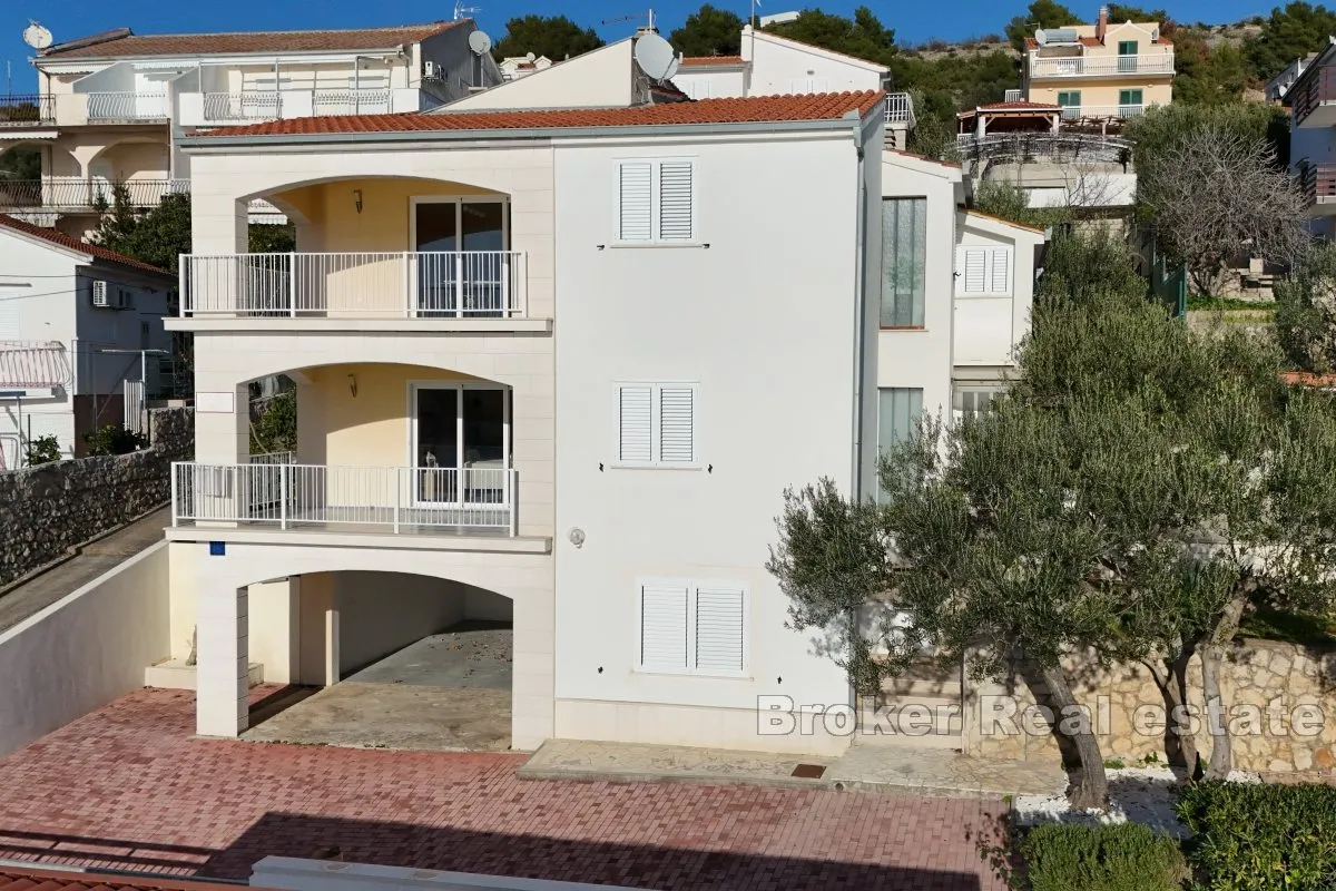 Moderno uređena kuća u blizini mora - Žedno, Trogir