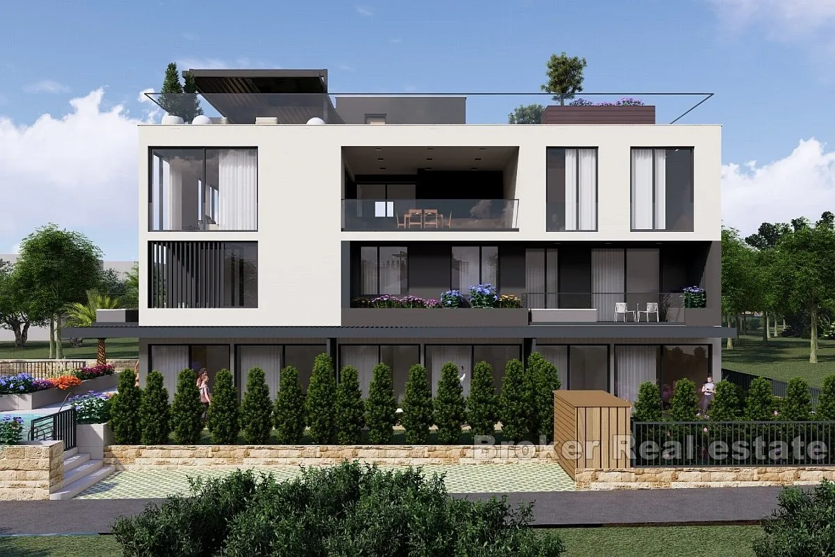 prostrani penthouse s otvorenim pogledom na more - slika 2