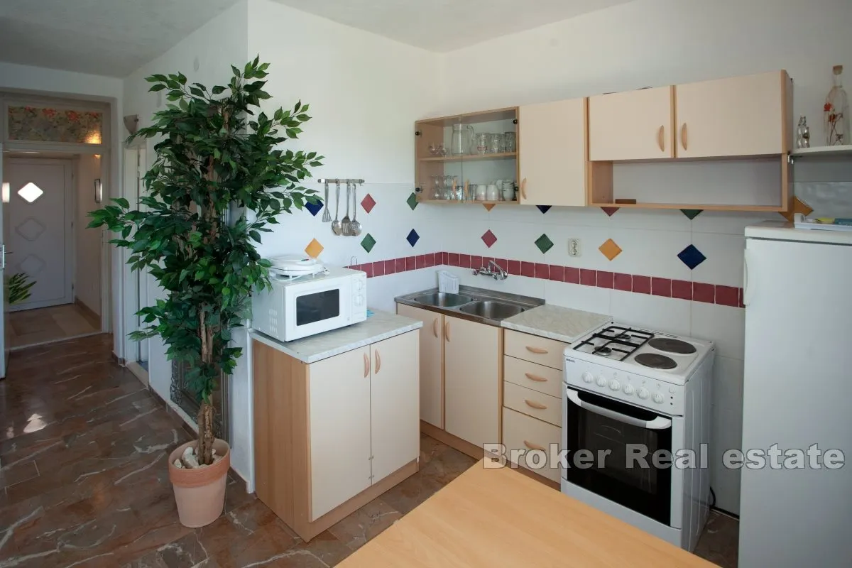 apartmanska kuća drugi red od mora s otvorenim pogledom na more - slika 5