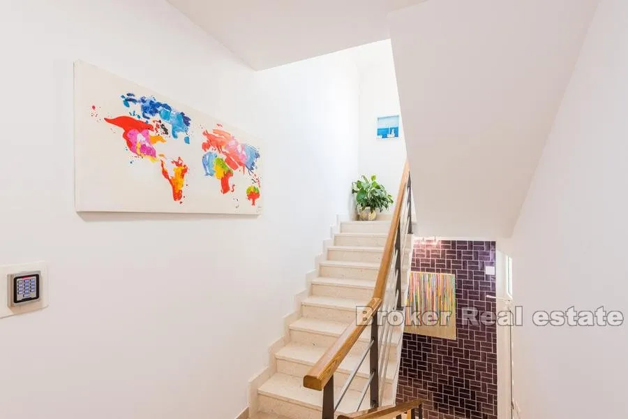 prekrasna apartmanska kuća - slika 9