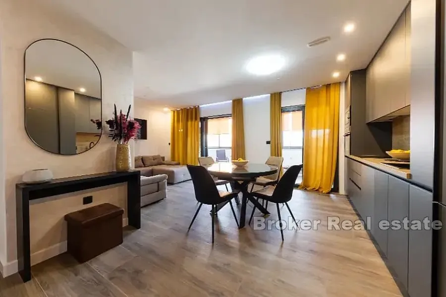 moderan apartman s bazenom - slika 6