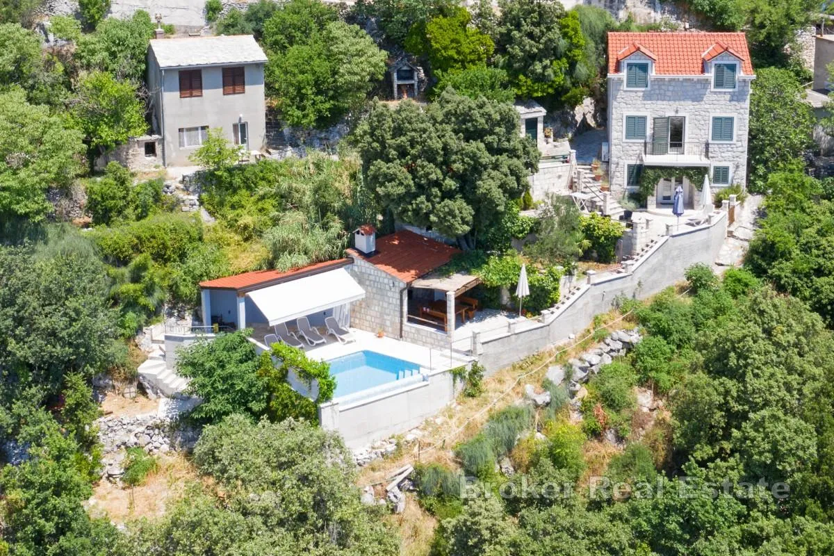 mediteranska kamena kuća s bazenom i pogledom na more - slika 3