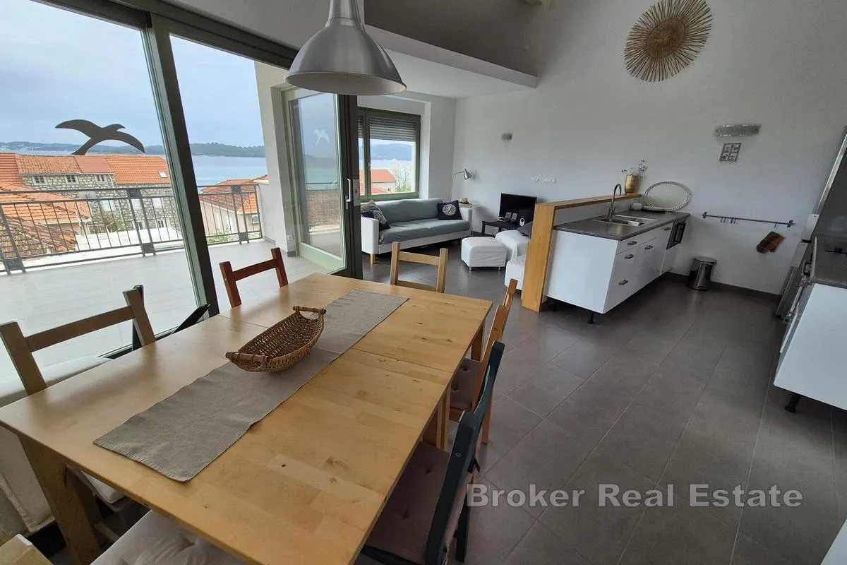 atraktivni apartman na tri etaže s pogledom na more - slika 3