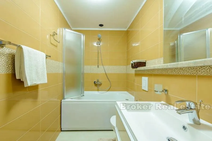 luksuzna kamena villa za najam - slika 16
