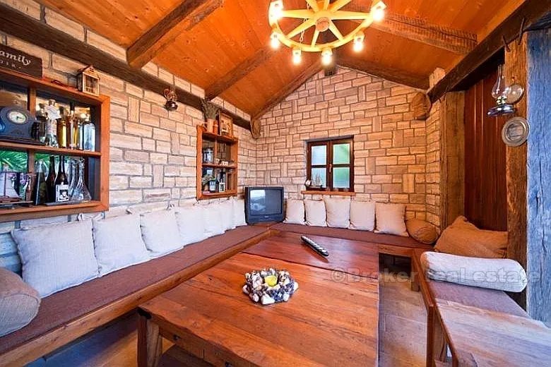kuća / vila okružena mediteranskim vrtom, za najam - slika 8
