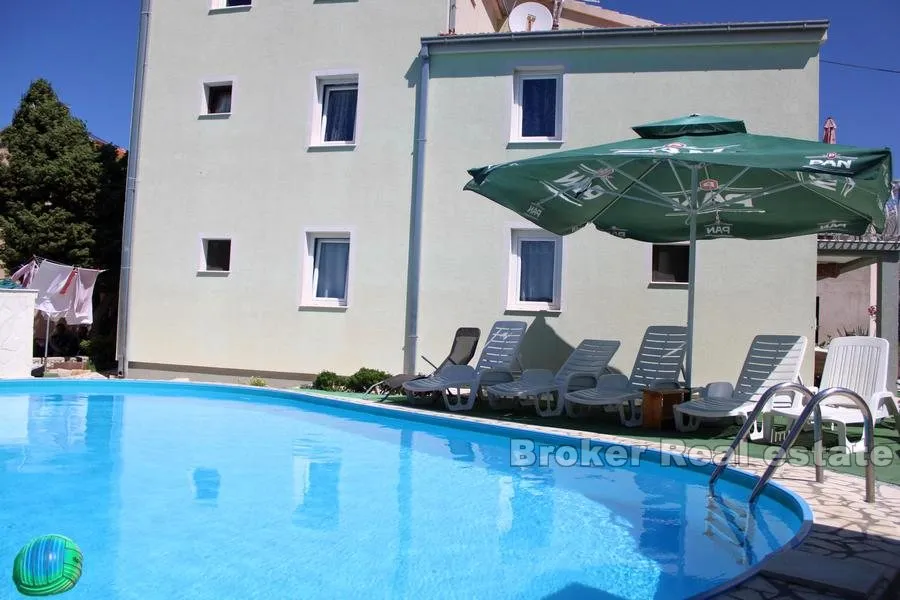 apartmanska kuća s pogledom na more - slika 2