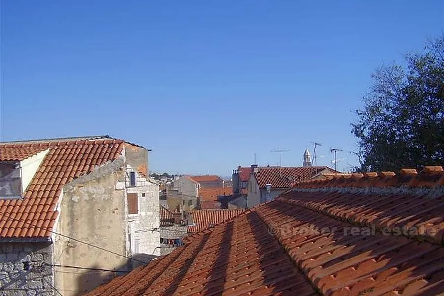 troetažna kuća, na prodaju - slika 3