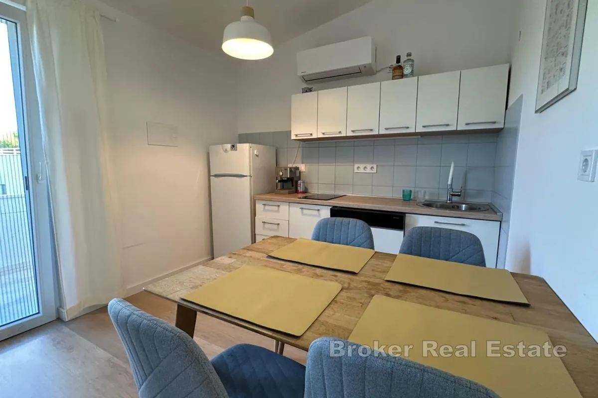 trosoban apartman u blizini plaže - slika 7