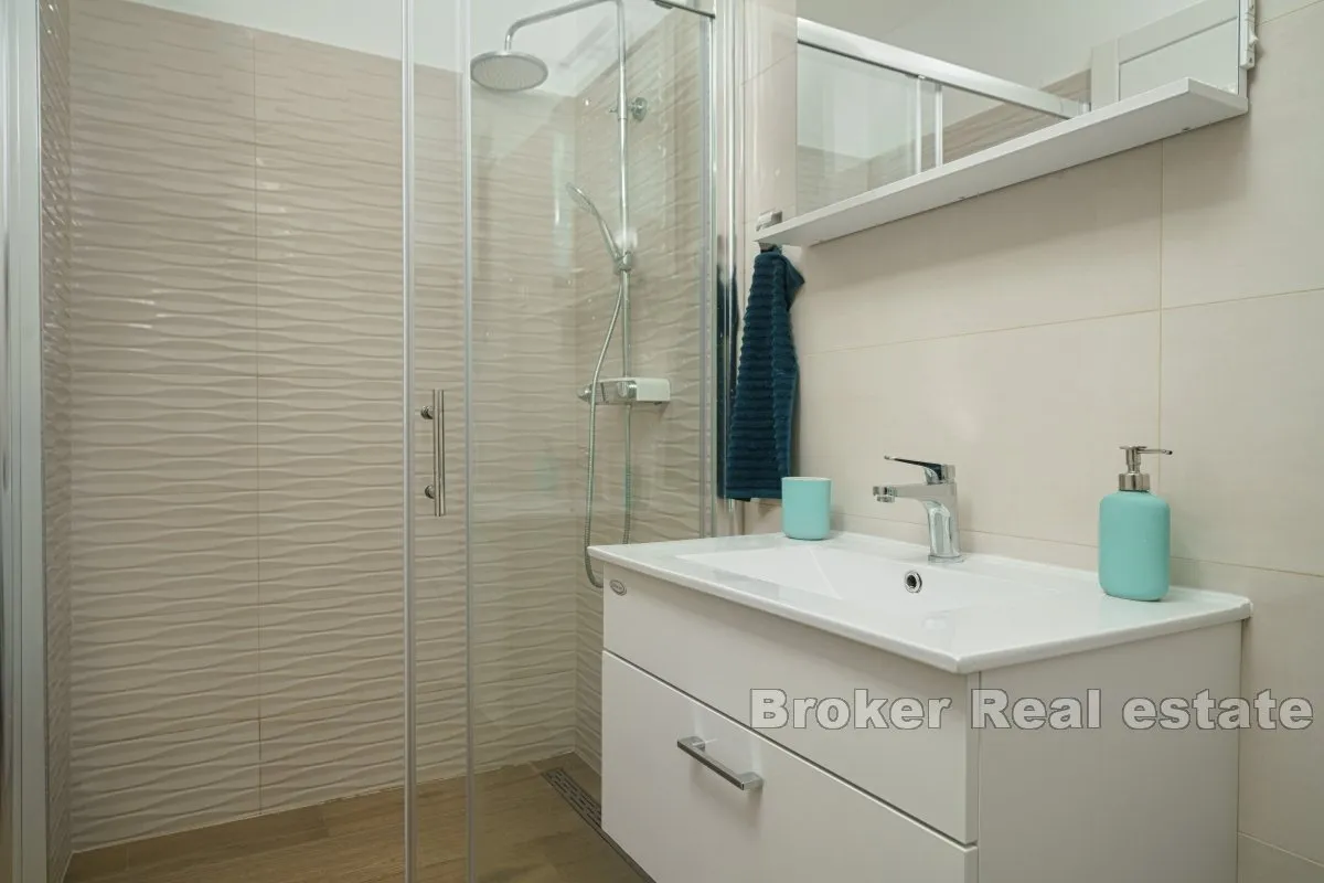 penthouse s pogledom na more - slika 11