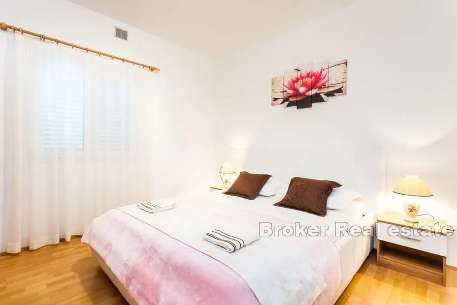 apartmanska kuća prvi red do mora - slika 13