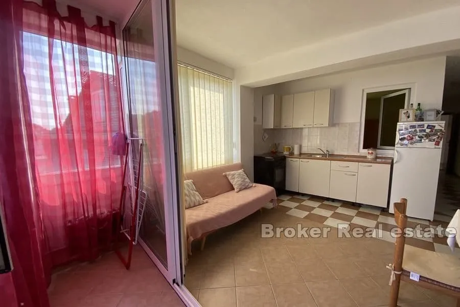 apartmanska kuća prvi red do mora - slika 9