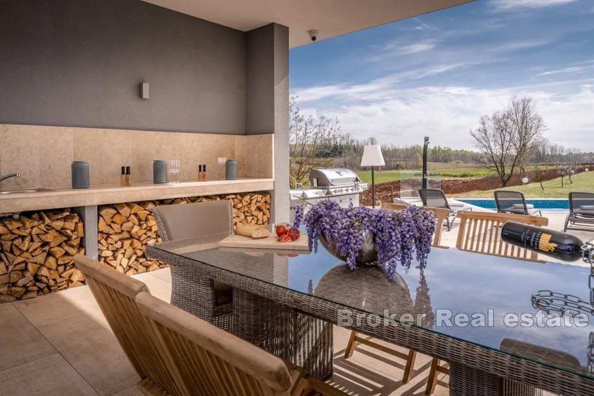 moderna vila s bazenom - slika 11