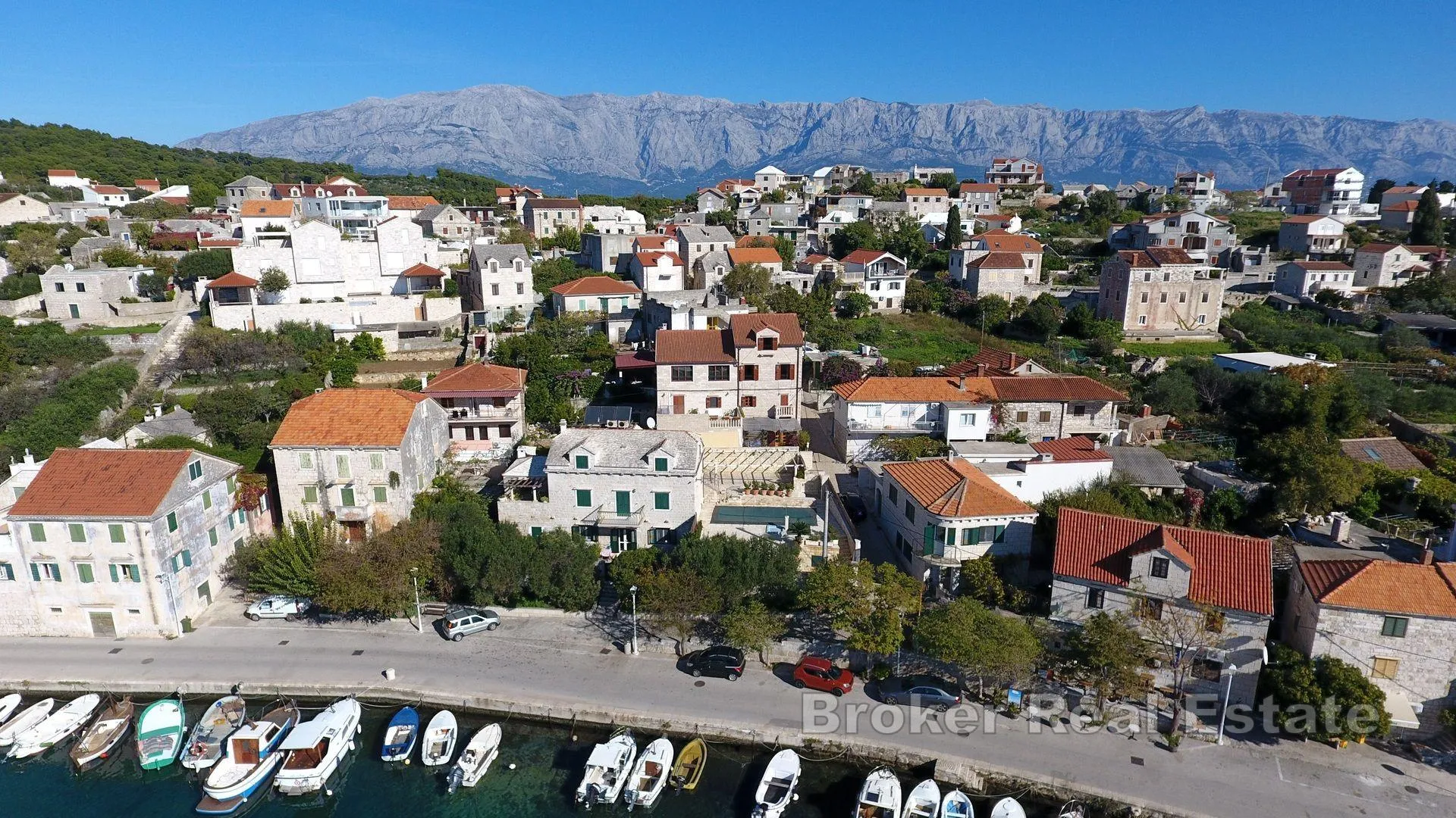 čarobna kamena kuća s bazenom i pogledom na more - slika 3