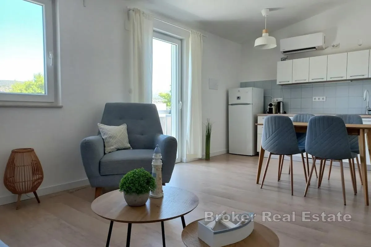 trosoban apartman u blizini plaže - slika 8
