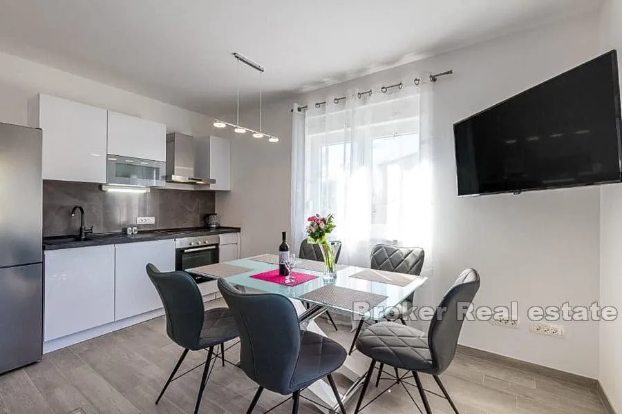 apartmanska kuća u drugom redu do mora - slika 5