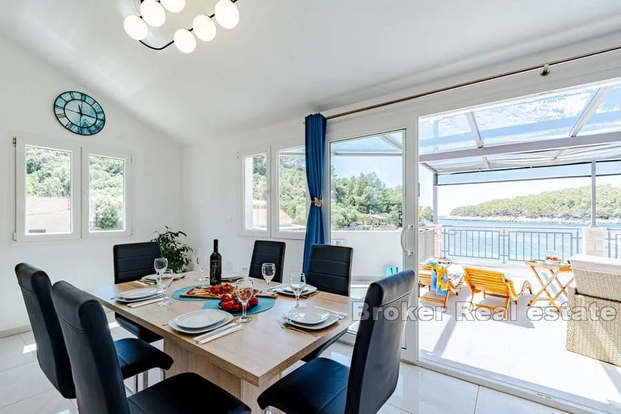 apartmanska kuća prvi red do mora - slika 17
