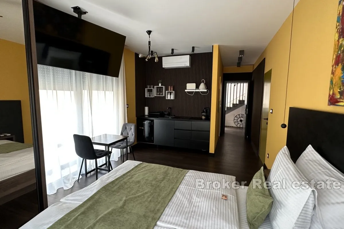 jedinstvena apartmanska vila s pogledom na more - slika 7