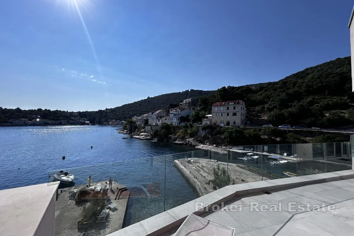 trosoban stan s garažom i dodatnim stambenim prostorom - slika 3
