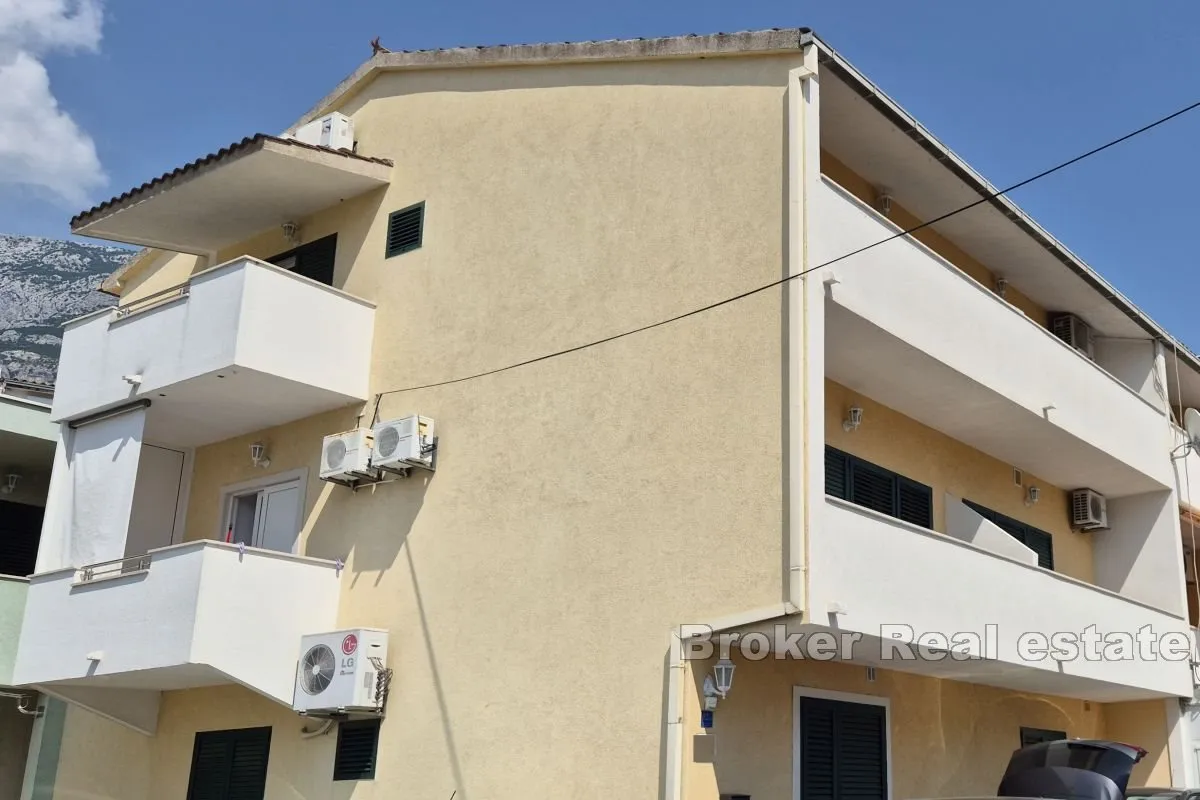 kuća sa šest apartmana blizu mora - slika 2