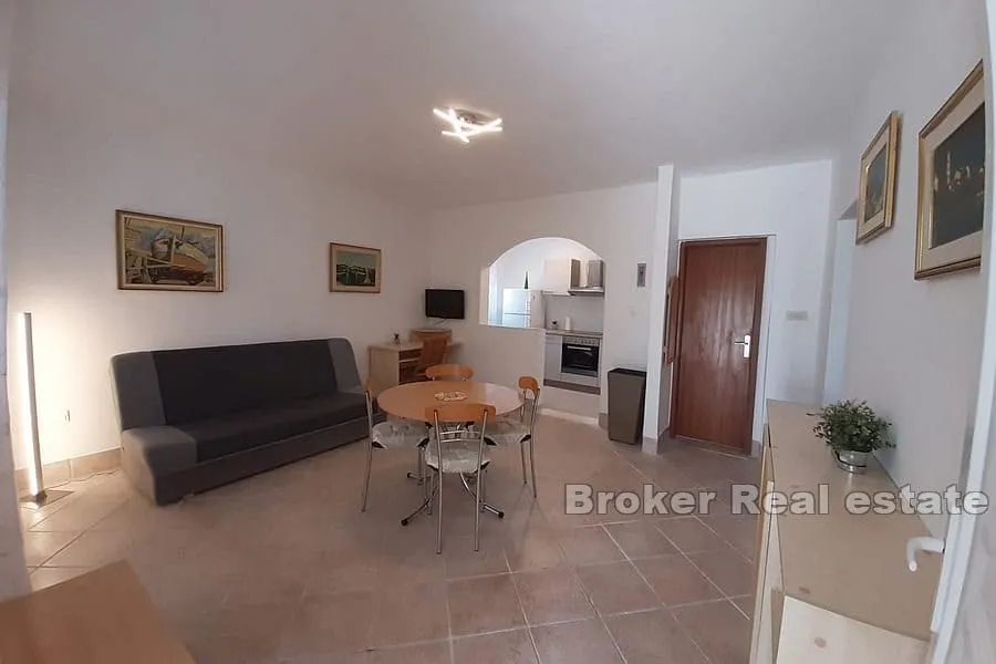 apartmanska kuća blizu mora - slika 4
