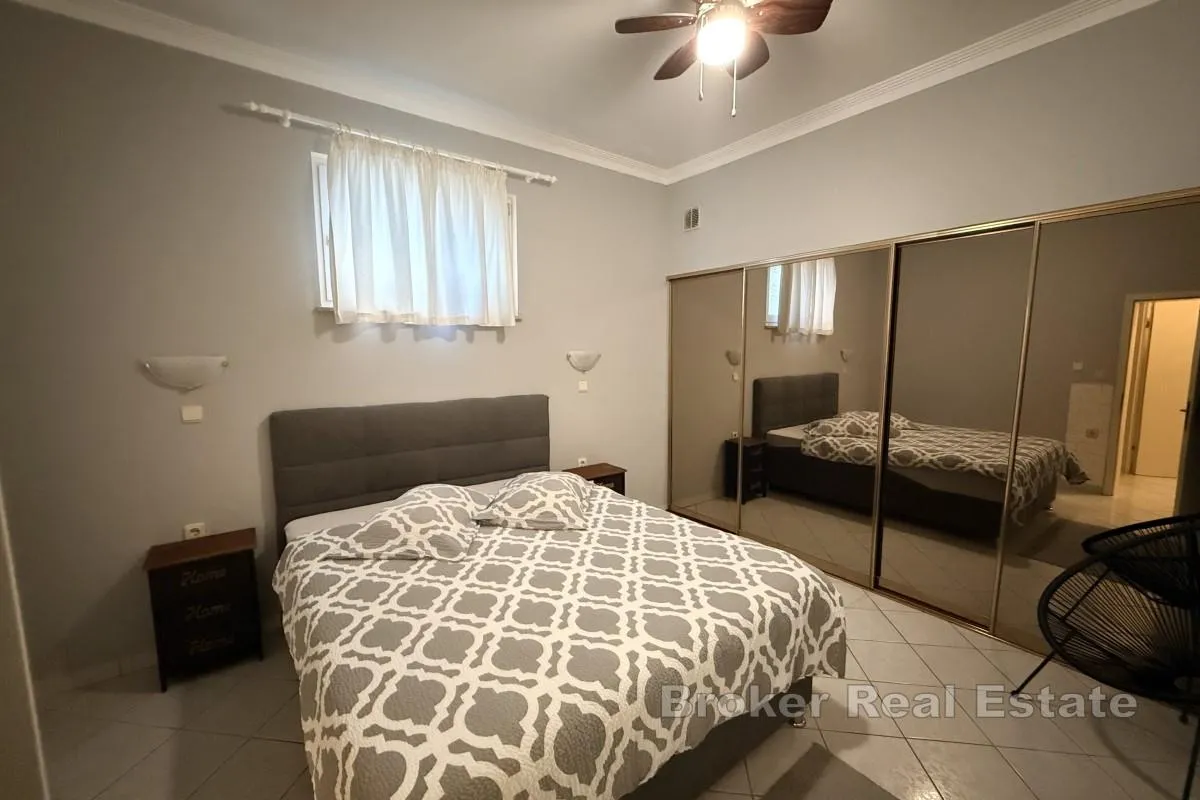apartmanska kuća u prvom redu do mora - slika 15