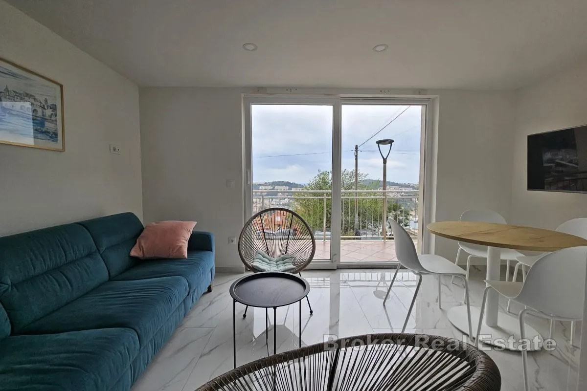 kuća s dva apartmana na mirnoj lokaciji - slika 2
