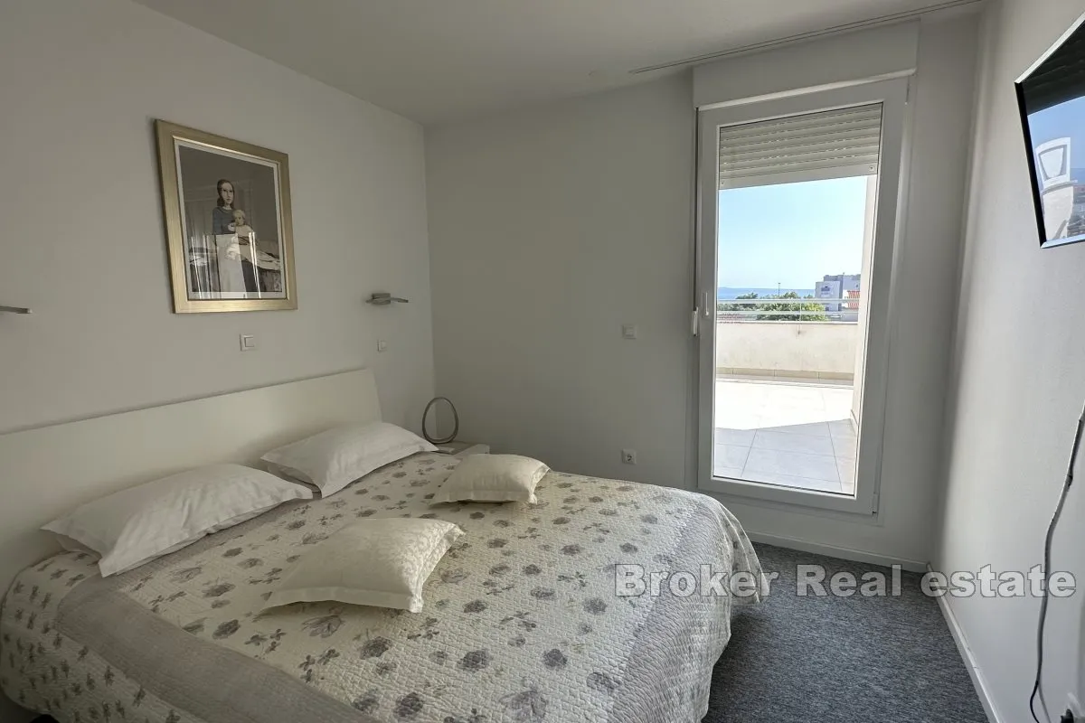 atraktivan penthouse s velikom terasom i jacuzzijem - slika 7