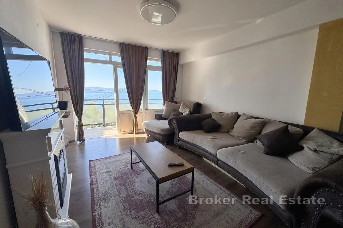 dvosoban apartman s pogledom na more - slika 2