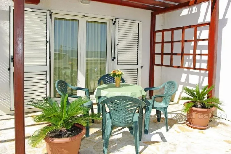 apartmanska kuća s bazenom i pogledom na more, na prodaju - slika 11
