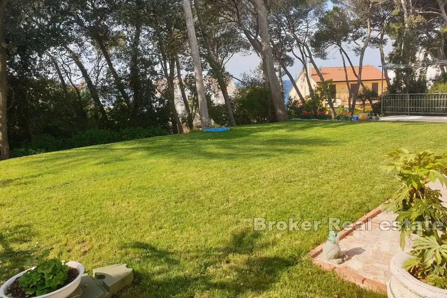 apartmanska kuća u drugom redu od mora - slika 3