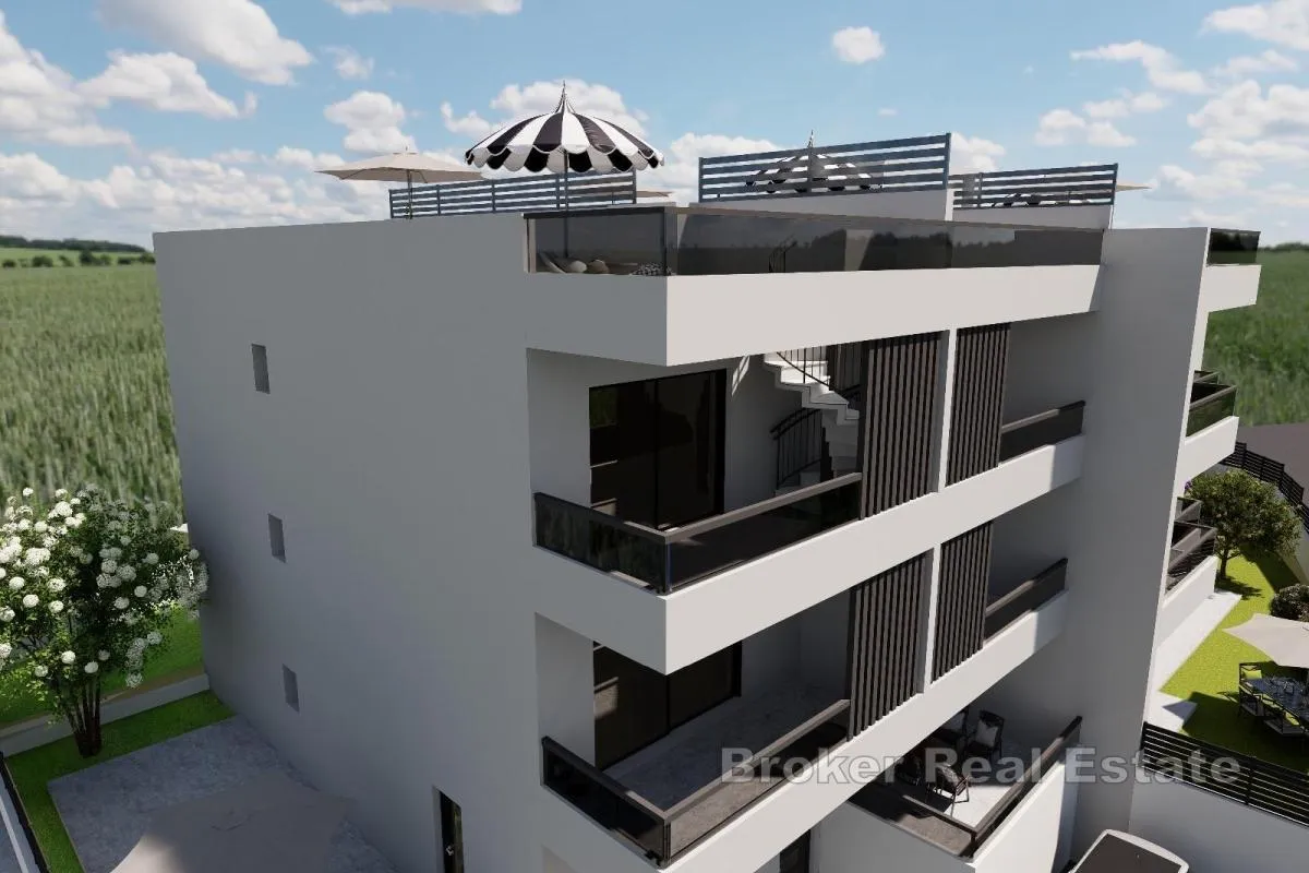 penthouse s krovnom terasom i pogledom na more - slika 3