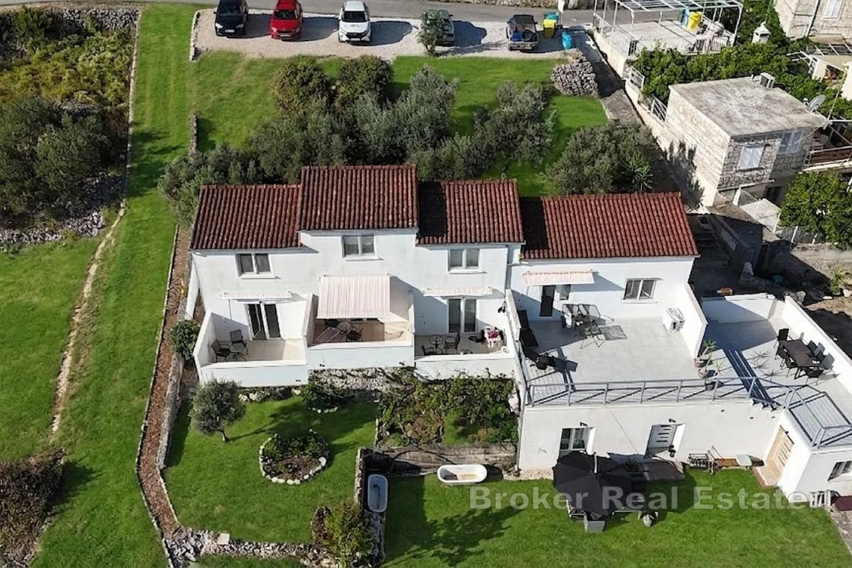 apartmanska kuća s pogledom na more - slika 2