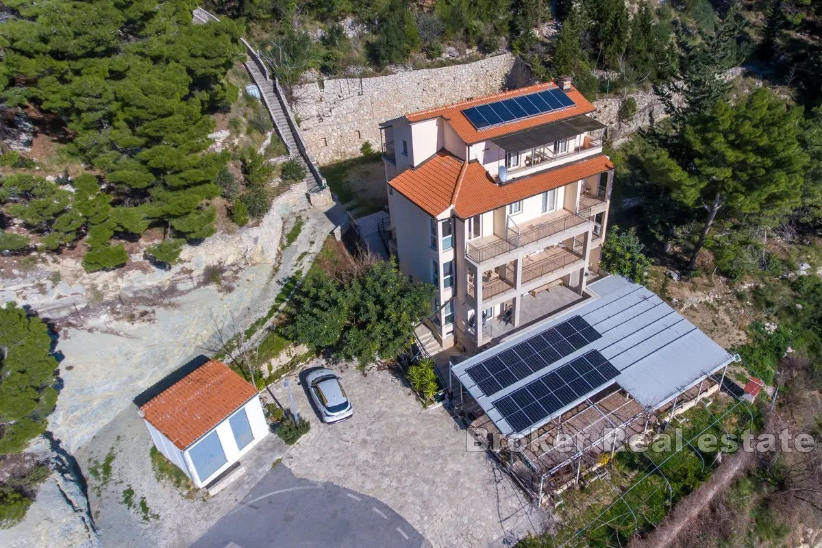 samostojeća kuća sa 20 soba i restoranom - slika 3