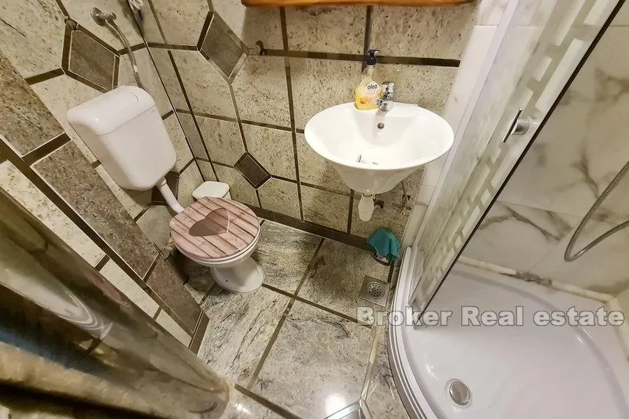 autohtona dalmatinska kuća s pogledom na more - slika 11