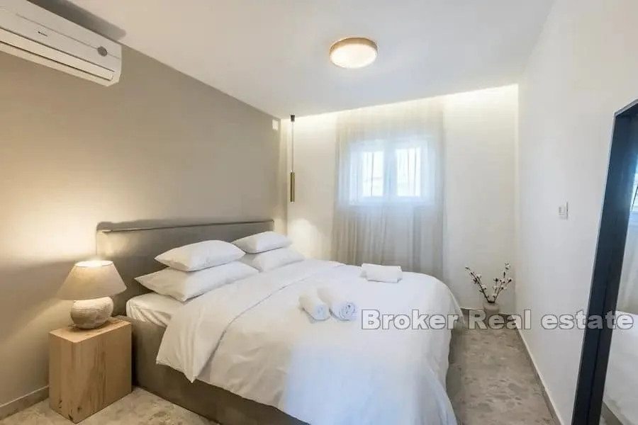 moderna vila s bazenom - slika 7