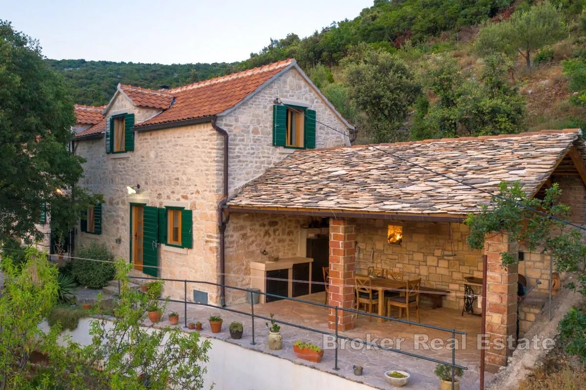 autentična kamena vila s pogledom na more - slika 2