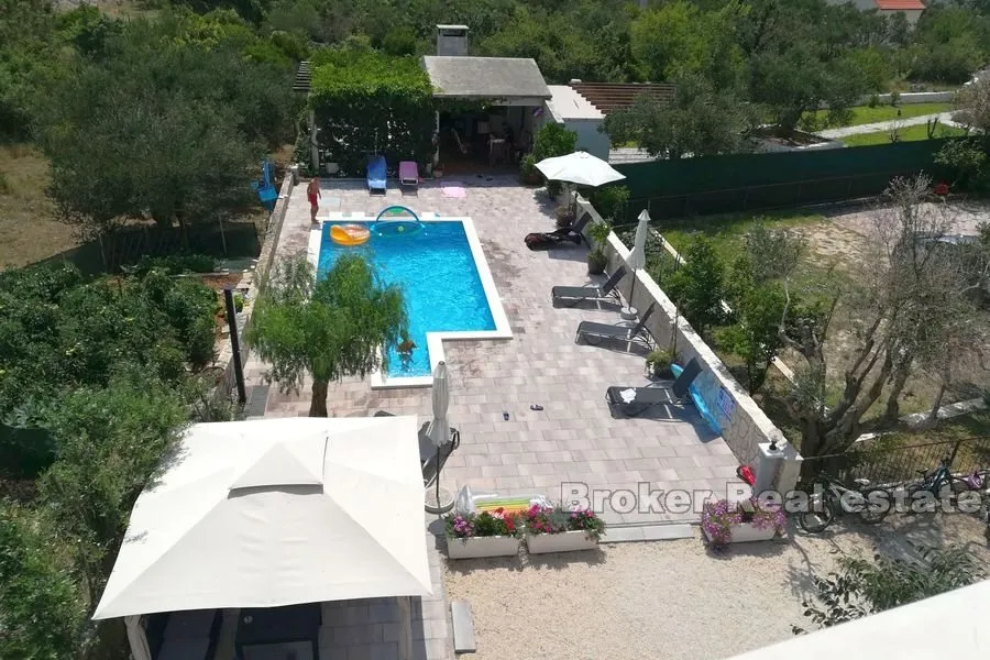 apartmanska vila prvi red do mora i plaže - slika 3