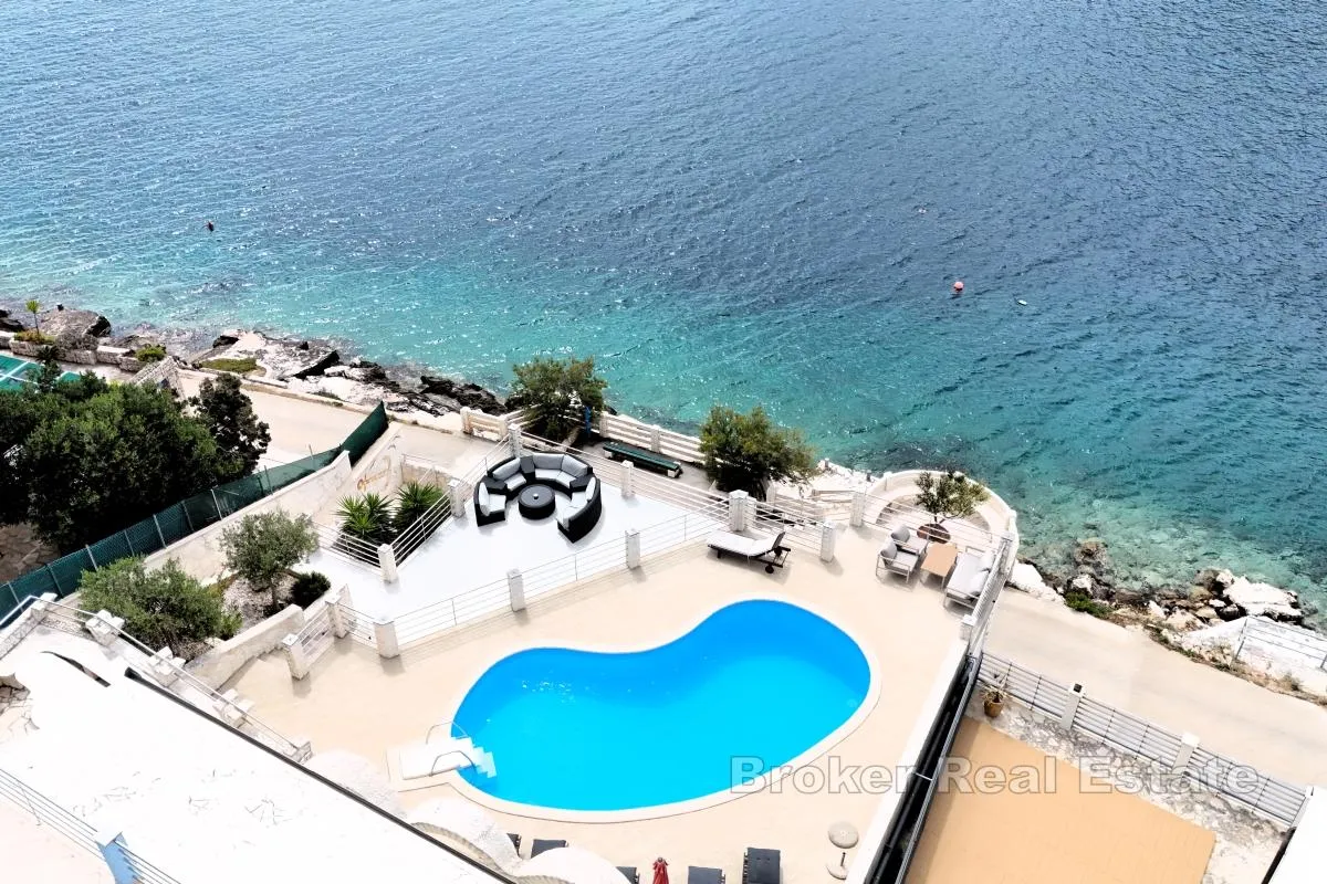 apartmanska vila prvi red do mora - slika 4