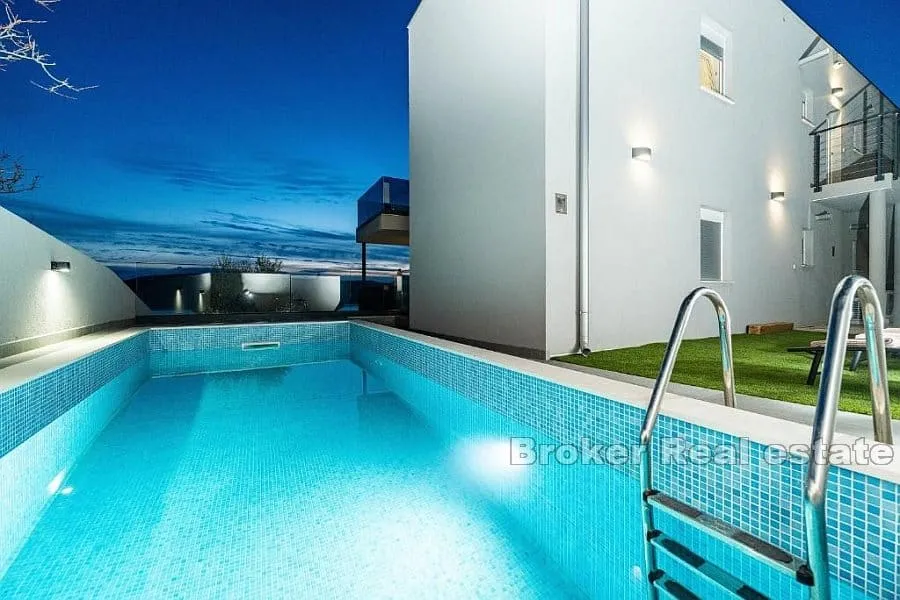 moderna nekretnina s tri apartmana - slika 20