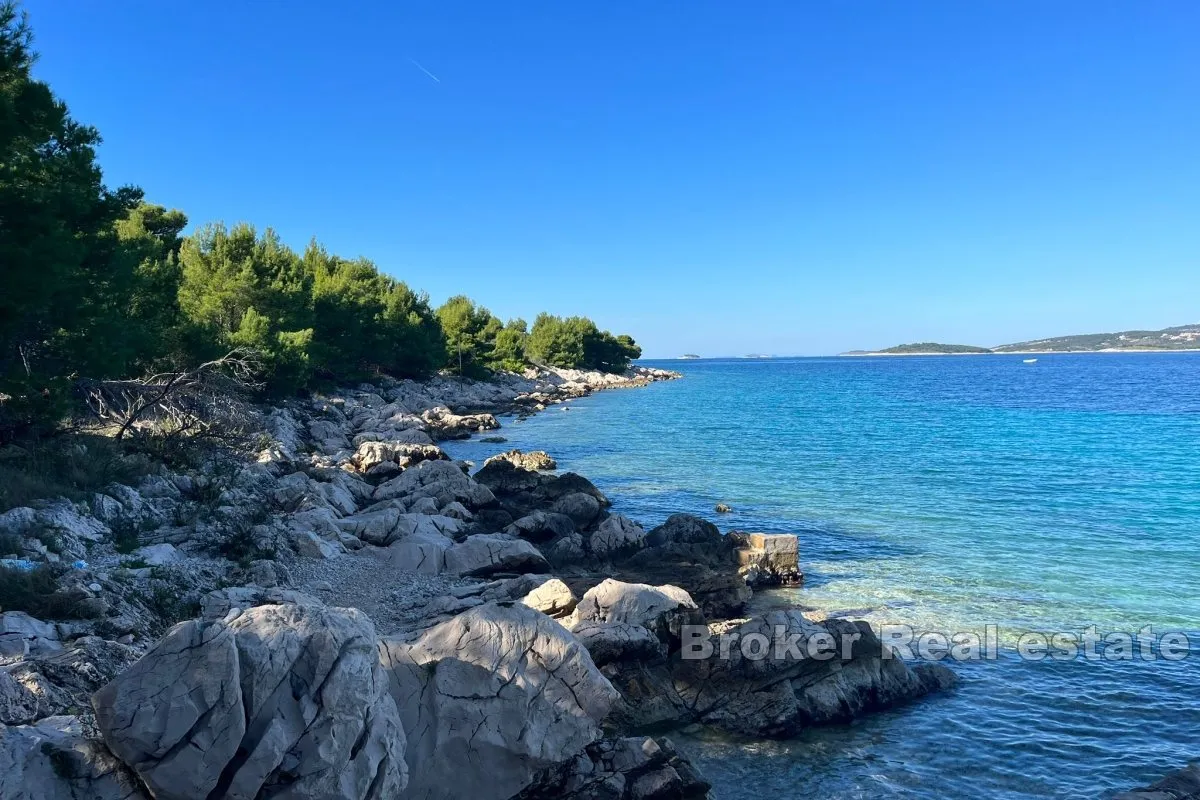 Poljoprivredno zemljište u prvom redu do mora - Rogoznica