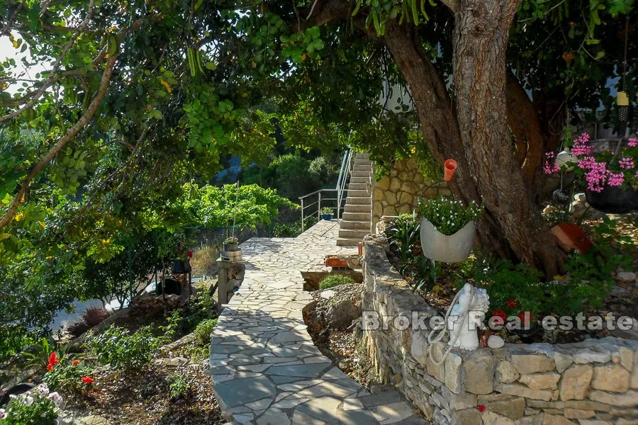 samostojeća kuća s predivnim pogledom na uvalu, na prodaju - slika 7