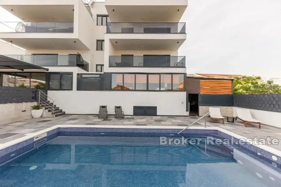Moderan apartman s bazenom - Žedno, Trogir