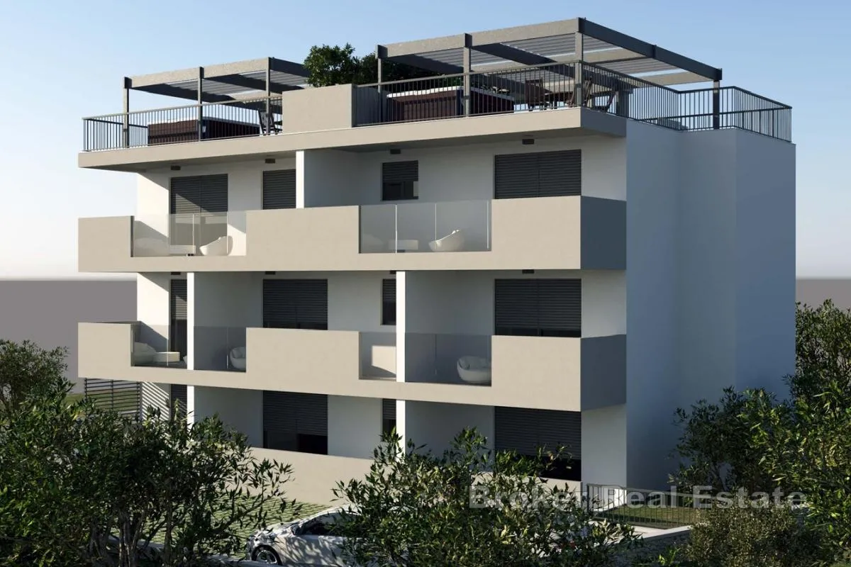 dvosoban penthouse stan s krovnom terasom i pogledom na more - slika 3