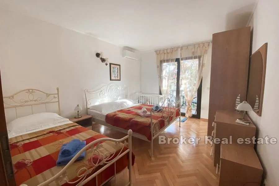 apartmanska kuća blizu mora - slika 7